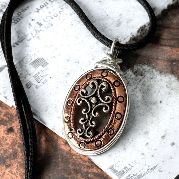 5 For $25💫Alternative Silver Cross Pendant Necklace - Picture 1 of 4